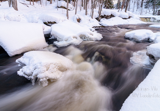  Jäätunud Nõmmeveski juga