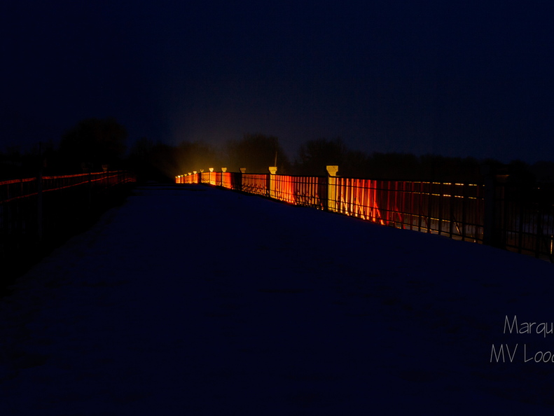 Kasari vana sillal, kuhu kumab silla alune valgus