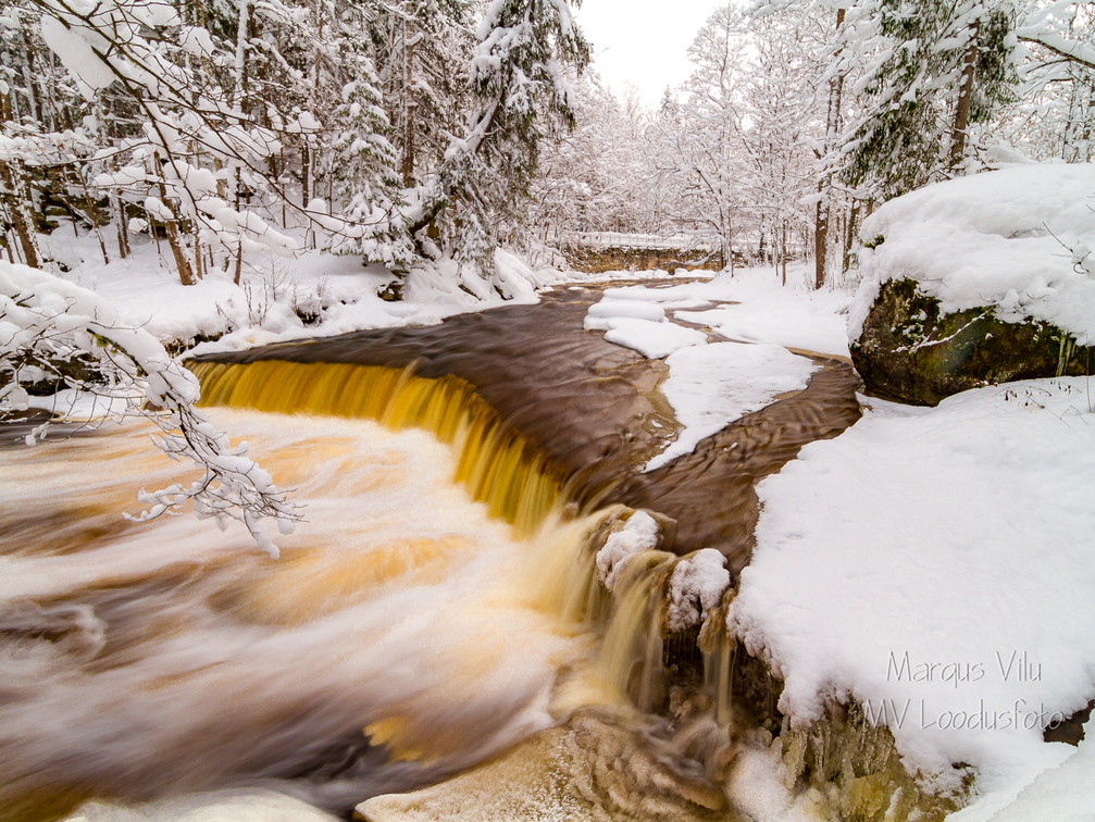  Nõmmeveski juga talvel